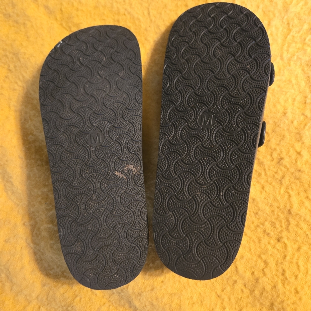 Sandals - Picture 3 of 3